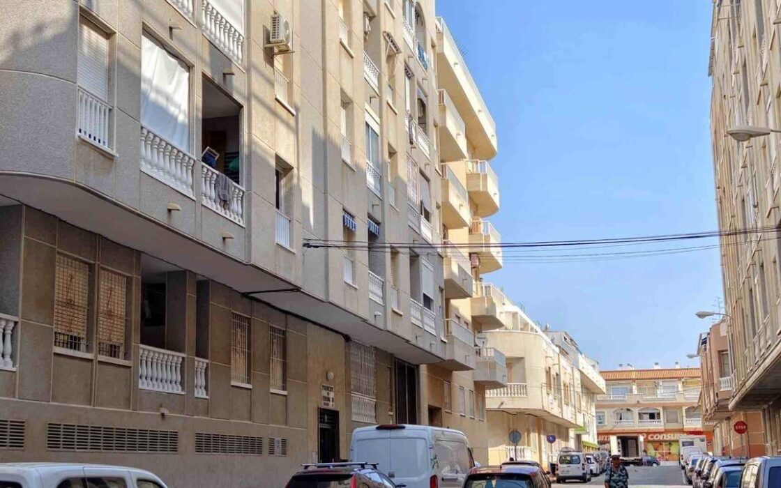 Квартира у моря с бассейном и гаражом 60 кв.м Коста Бланка