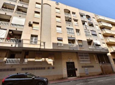 Квартира у моря с бассейном и гаражом 60 кв.м Коста Бланка