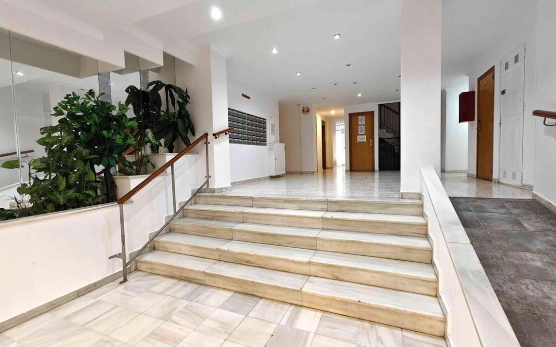 Квартира у моря с бассейном и гаражом 60 кв.м Коста Бланка