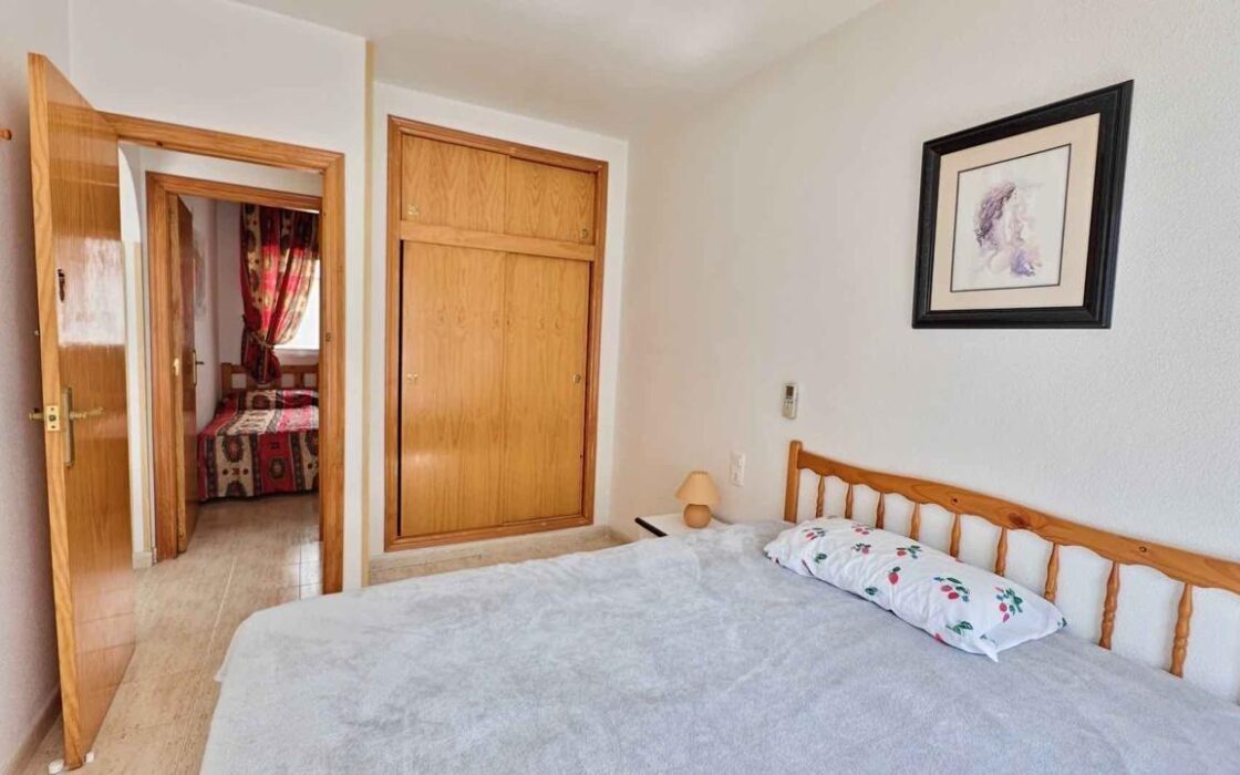 Квартира у моря с бассейном и гаражом 60 кв.м Коста Бланка