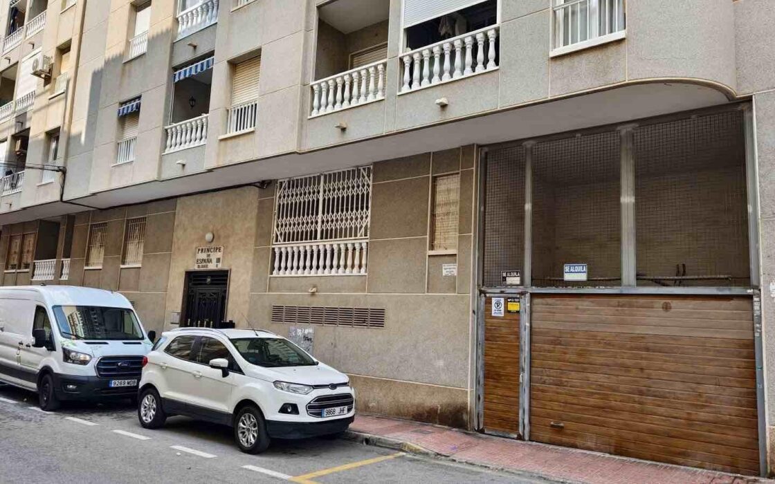 Квартира у моря с бассейном и гаражом 60 кв.м Коста Бланка