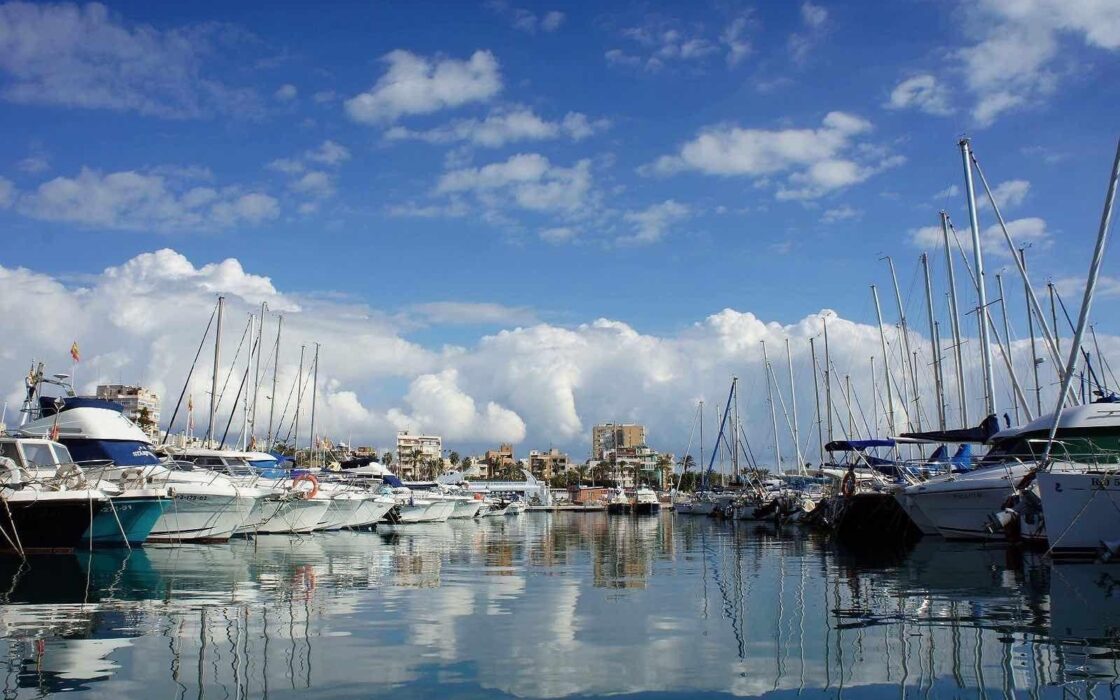 Квартира у моря с бассейном и гаражом 60 кв.м Коста Бланка