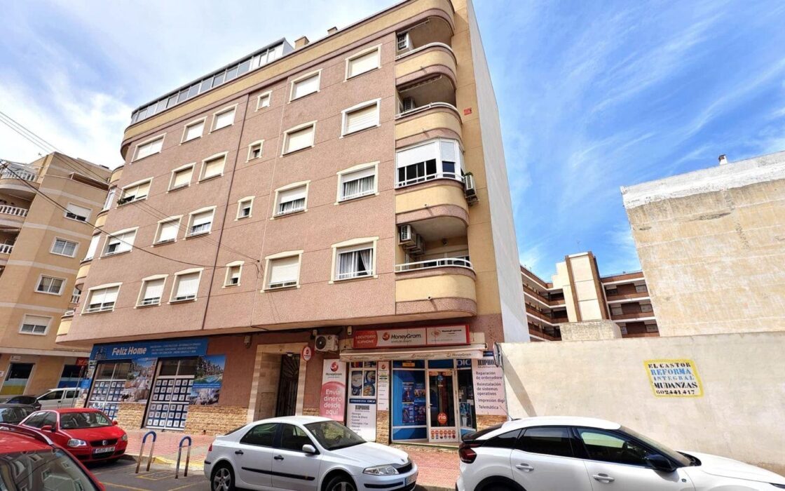 Апартаменты в Торревьехе 79 кв.м с террасой у моря