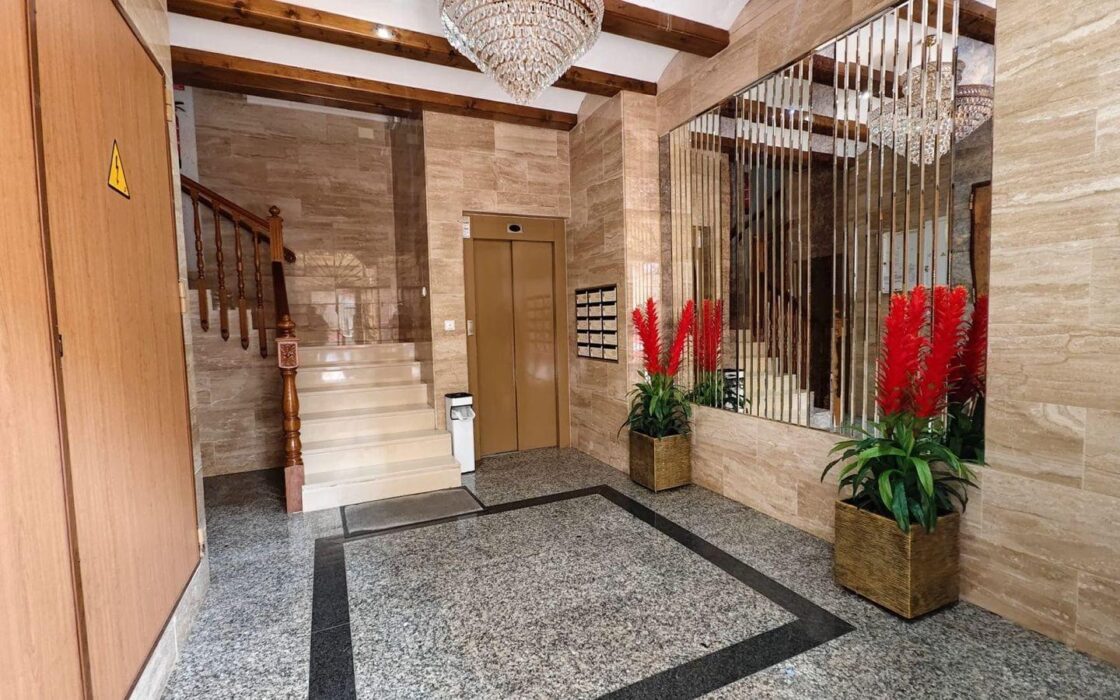 Апартаменты в Торревьехе 79 кв.м с террасой у моря