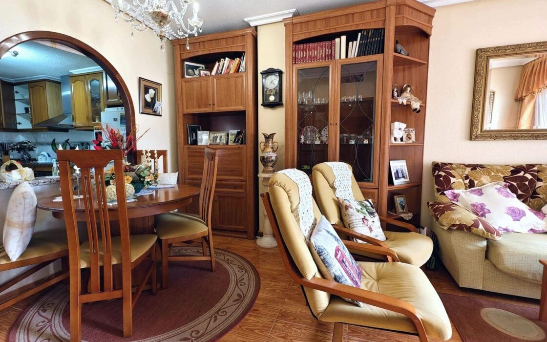 Апартаменты в Торревьехе 79 кв.м с террасой у моря