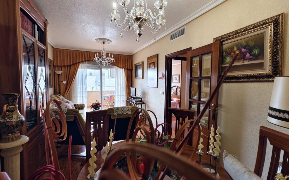 Апартаменты в Торревьехе 79 кв.м с террасой у моря