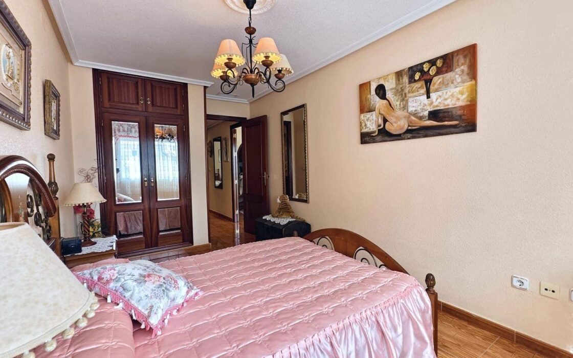 Апартаменты в Торревьехе 79 кв.м с террасой у моря