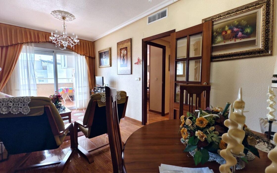 Апартаменты в Торревьехе 79 кв.м с террасой у моря