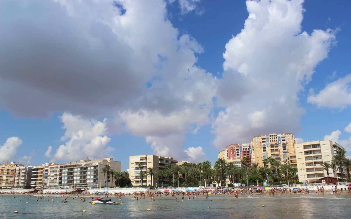 Апартаменты в Торревьехе 79 кв.м с террасой у моря