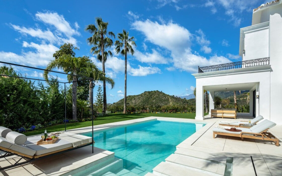 Отдельная вилла в Лос-Аркеросе с террасой, 522 кв.м.