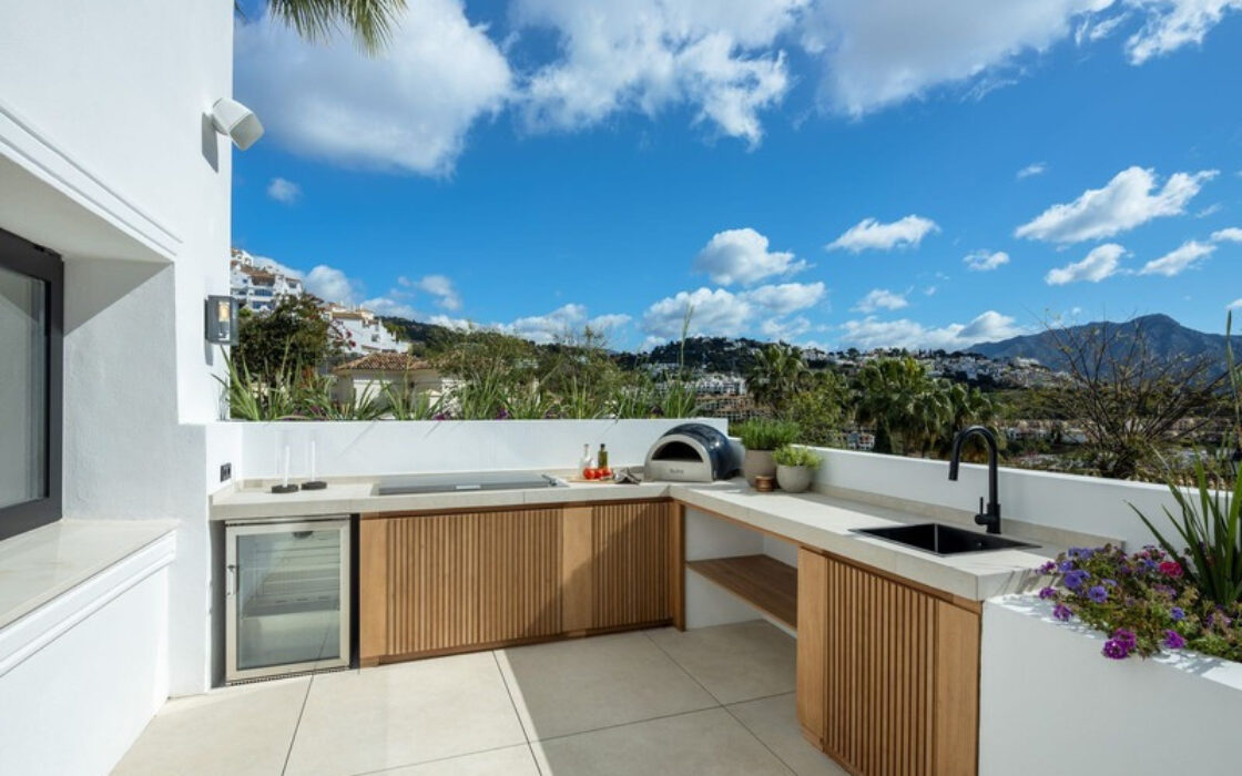 Отдельная вилла в Лос-Аркеросе с террасой, 522 кв.м.