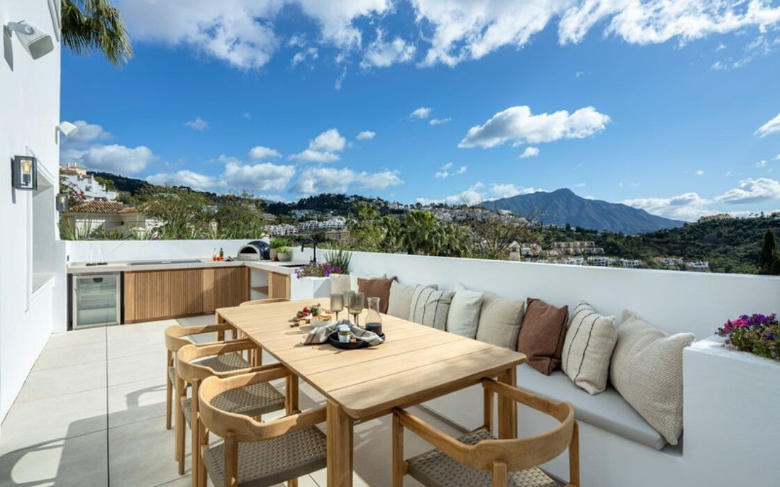 Отдельная вилла в Лос-Аркеросе с террасой, 522 кв.м.