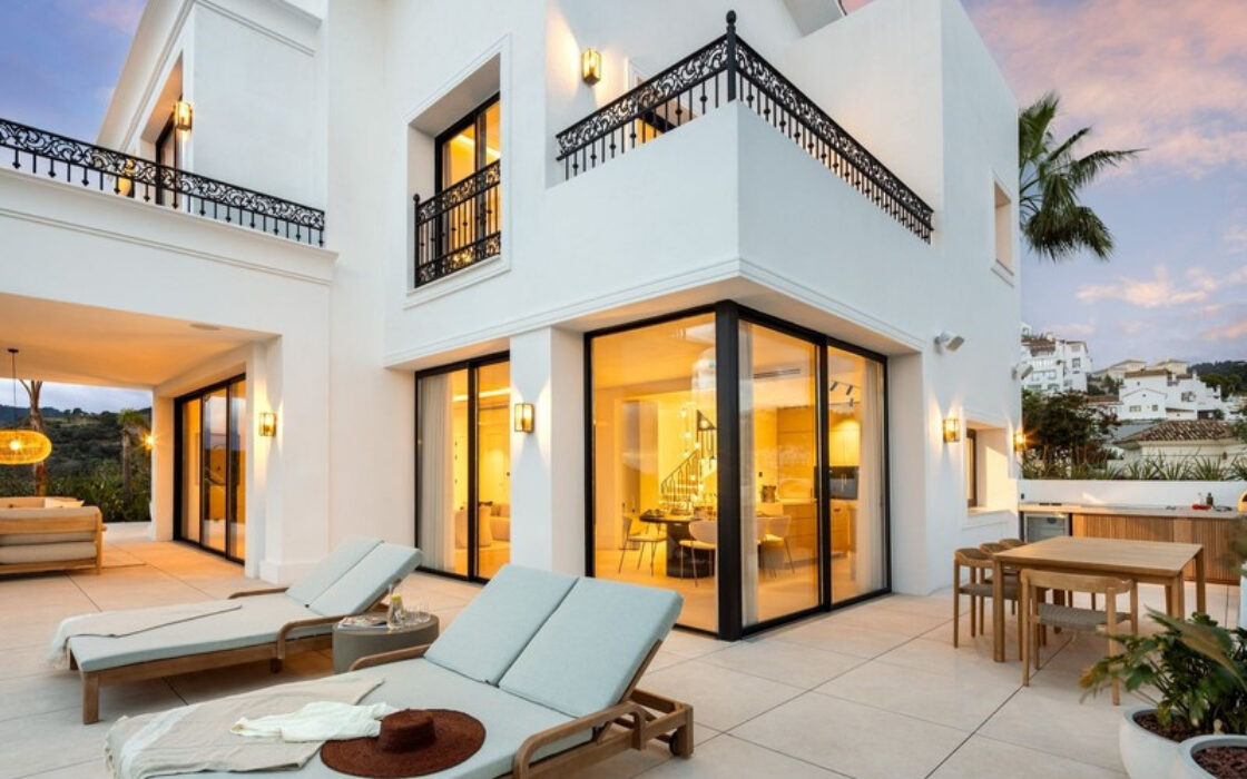 Отдельная вилла в Лос-Аркеросе с террасой, 522 кв.м.