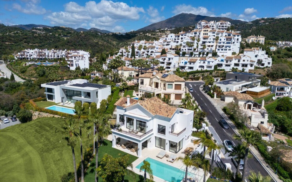 Отдельная вилла в Лос-Аркеросе с террасой, 522 кв.м.