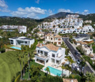 Отдельная вилла в Лос-Аркеросе с террасой, 522 кв.м.