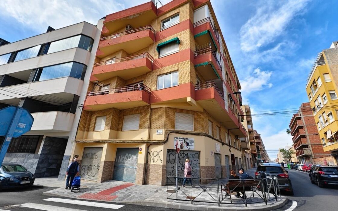 Трикімнатні апартаменти біля пляжу в Торрев’єсі 108 кв.м.