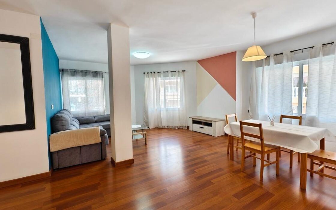 Трикімнатні апартаменти біля пляжу в Торрев’єсі 108 кв.м.