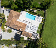 Вілла в Nueva Andalucía 490 кв.м з терасою та меблями