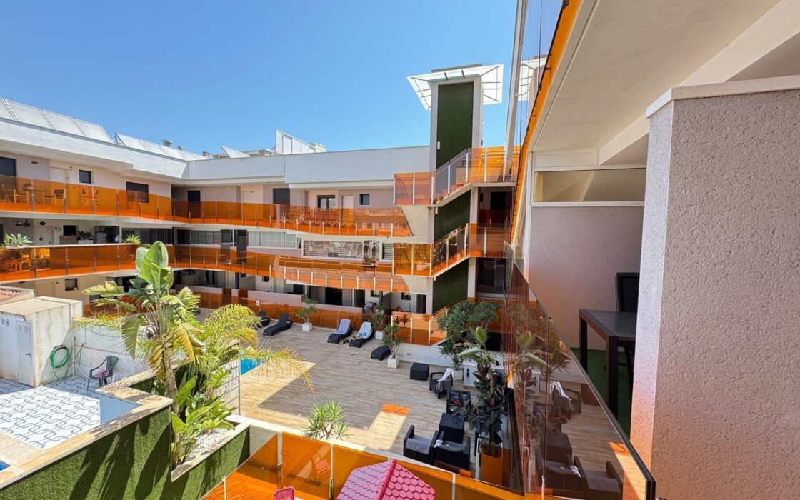 Просторные апартаменты 158 кв.м у моря в комплексе Alegriya 1