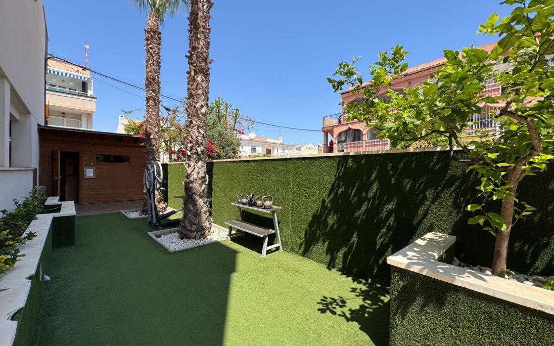 Просторные апартаменты 158 кв.м у моря в комплексе Alegriya 1