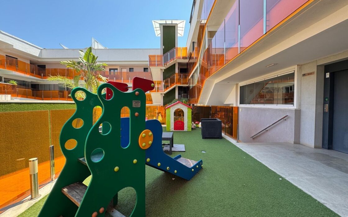 Просторные апартаменты 158 кв.м у моря в комплексе Alegriya 1