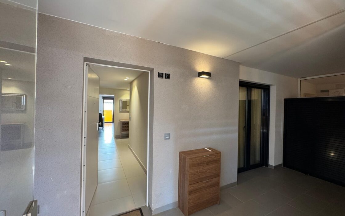 Просторные апартаменты 158 кв.м у моря в комплексе Alegriya 1