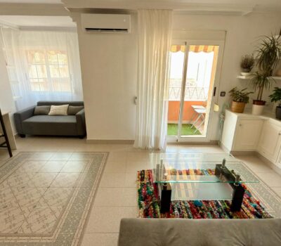 Двокімнатна квартира в Аліканте з балконами та затишком