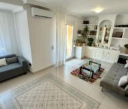 Двухкомнатная квартира в Аликанте с балконами и уютом