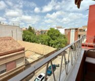 Двухкомнатная квартира в Аликанте с балконами и уютом