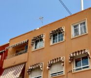 Двухкомнатная квартира в Аликанте с балконами и уютом