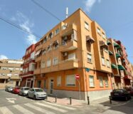 Двухкомнатная квартира в Аликанте с балконами и уютом