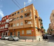 Двухкомнатная квартира в Аликанте с балконами и уютом