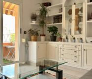 Двухкомнатная квартира в Аликанте с балконами и уютом