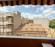 Двухкомнатная квартира в Аликанте с балконами и уютом