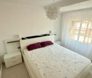 Двухкомнатная квартира в Аликанте с балконами и уютом