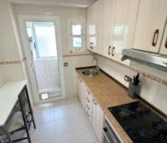 Двухкомнатная квартира в Аликанте с балконами и уютом