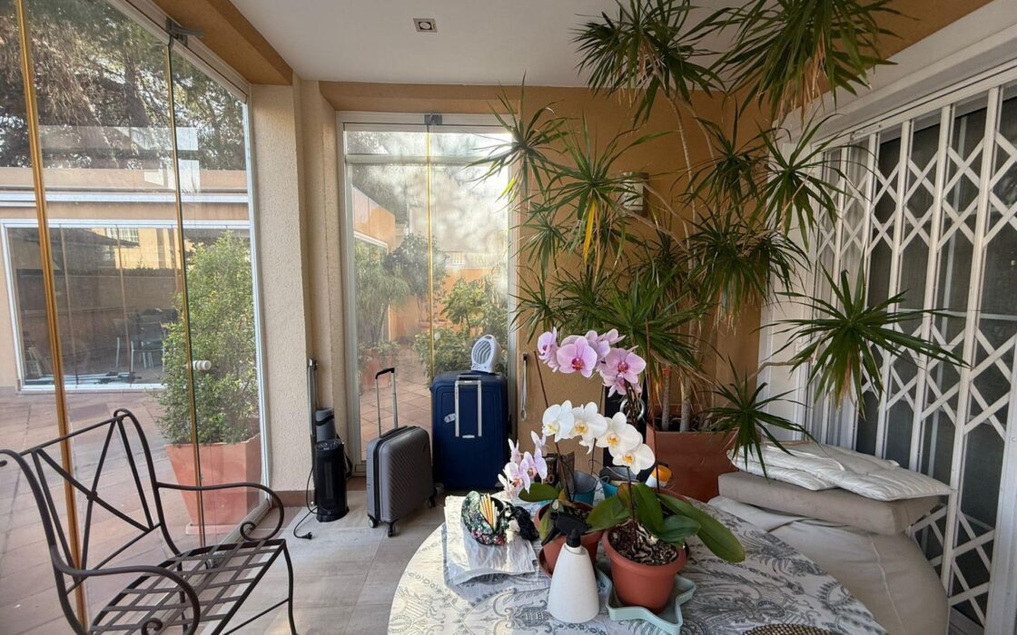 Будинок в Оріуела Коста 179 кв.м з балконом біля моря