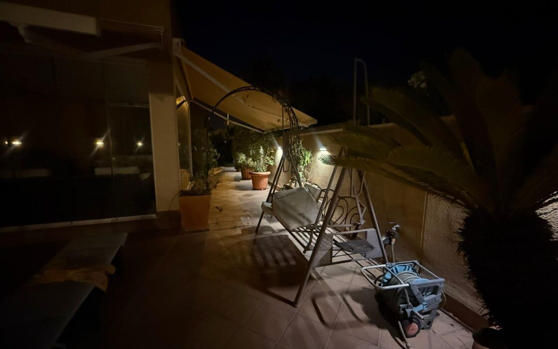 Будинок в Оріуела Коста 179 кв.м з балконом біля моря