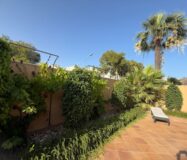 Будинок в Оріуела Коста 179 кв.м з балконом біля моря