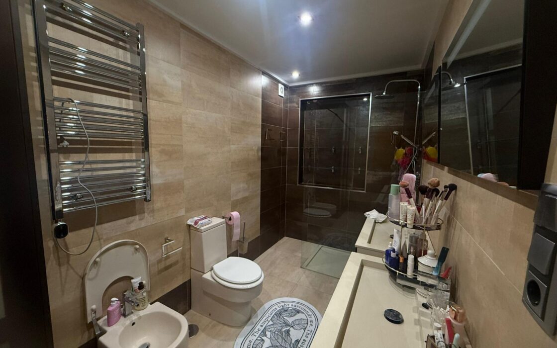 Будинок в Оріуела Коста 179 кв.м з балконом біля моря