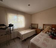 Будинок в Оріуела Коста 179 кв.м з балконом біля моря