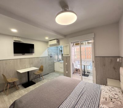 Апартаменти 65 кв.м у моря з 2 спальнями та терасою