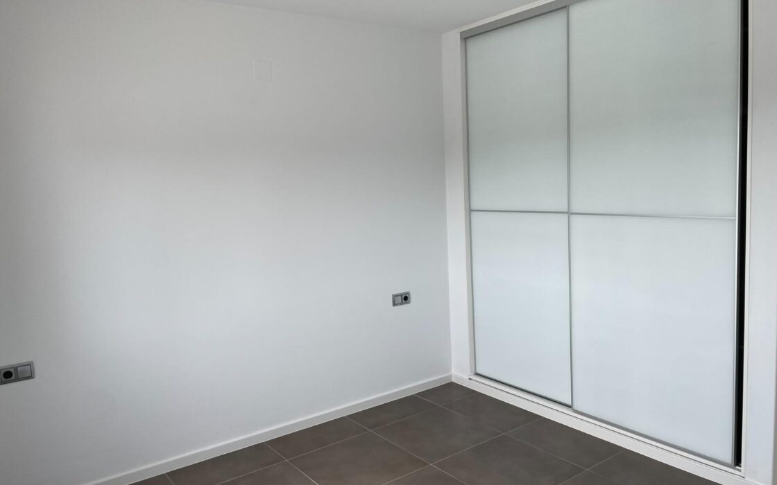 Вілла з панорамним видом на море в Морайрі 283 кв.м