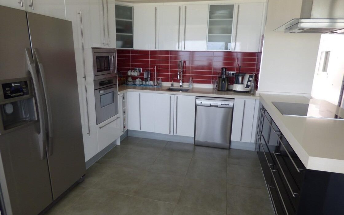 Дом в San Juan Playa с видом на море, 200 кв.м, 4 комнаты