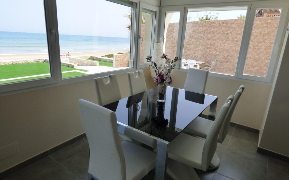 Дом в San Juan Playa с видом на море, 200 кв.м, 4 комнаты