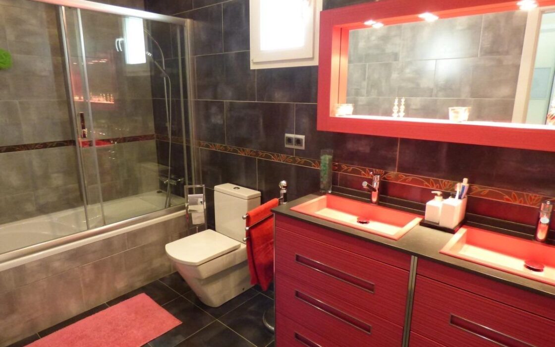 Дом в San Juan Playa с видом на море, 200 кв.м, 4 комнаты