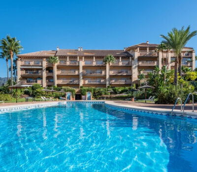 Апартаменти 3 кімнати в Марбельї з терасою 127 кв.м