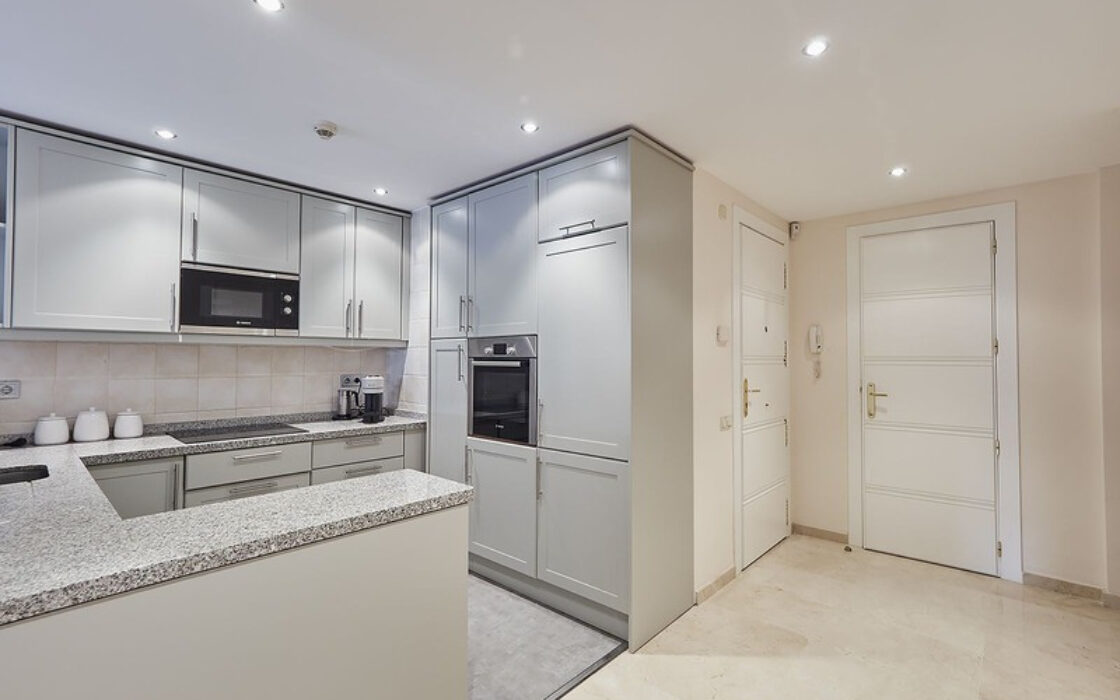 Апартаменты 3 комнаты в Марбелье с террасой 127 кв.м