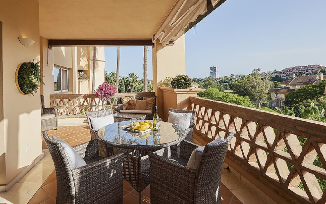 Апартаменты 3 комнаты в Марбелье с террасой 127 кв.м