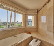 Апартаменты 3 комнаты в Марбелье с террасой 127 кв.м